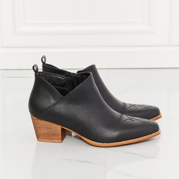 MMShoes Trust Yourself Embroidered Crossover Cowboy Bootie in Black - Picture 5 of 6